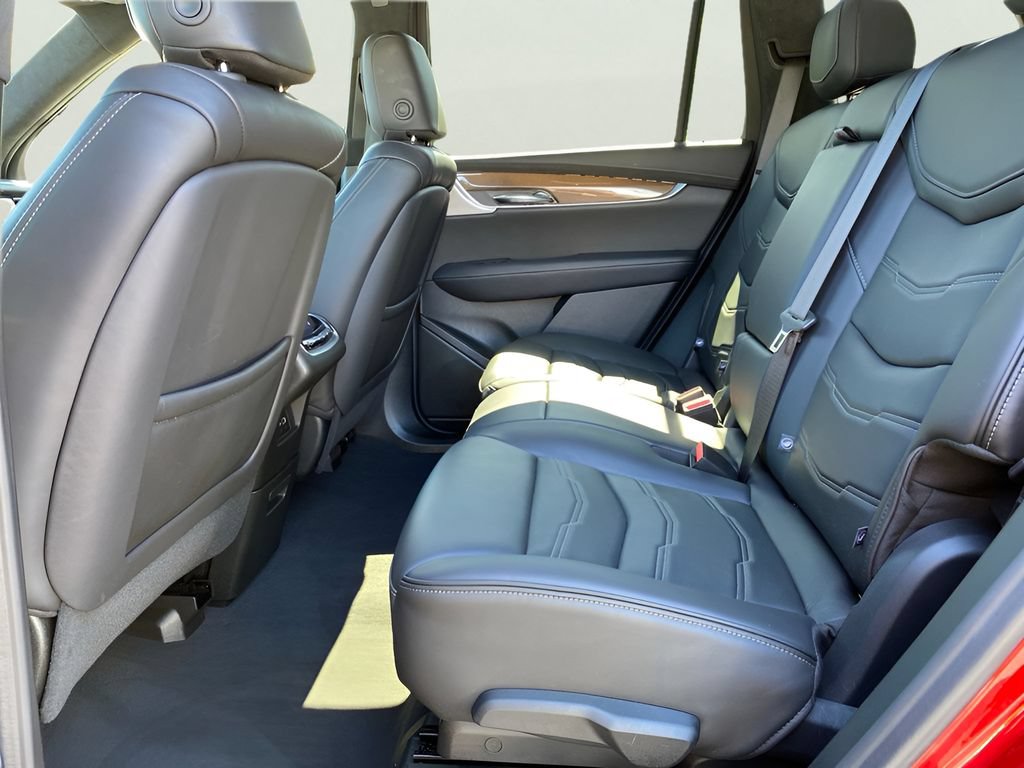 Certified 2025 Cadillac XT6 Premium Luxury w/ Platinum Package AWD/4WD image 16