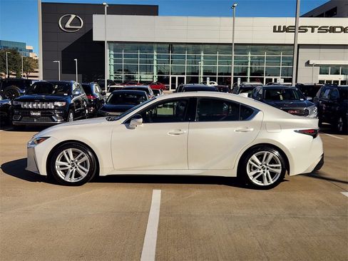 Used 2023 Lexus IS 300 w/ Comfort Package image 4