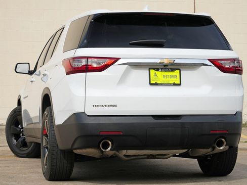 Used 2020 Chevrolet Traverse LS FWD image 5