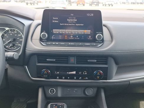 Certified 2023 Nissan Rogue SV FWD image 19