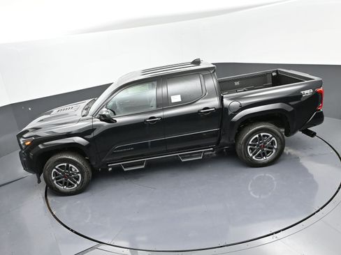 Certified 2025 Toyota Tacoma TRD Sport image 34