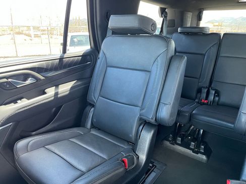 Used 2023 GMC Yukon Denali RWD image 42