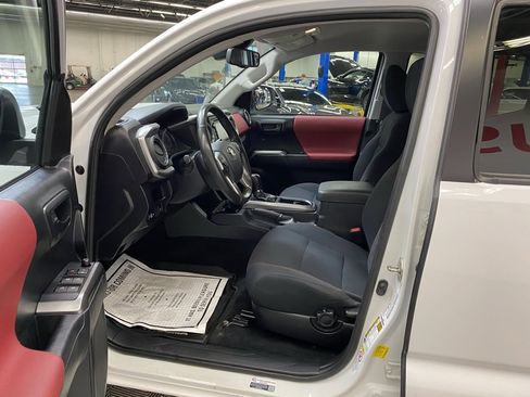 Used 2019 Toyota Tacoma 4x4 Double Cab image 20