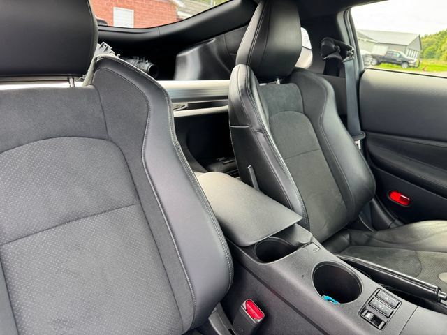 Used 2023 Nissan Z w/ Floor Mat Package (L93) RWD image 34