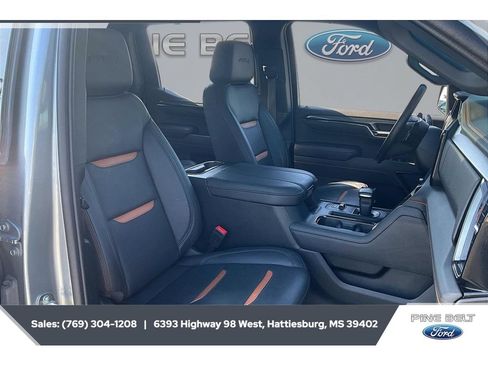 Used 2024 GMC Sierra 1500 AT4 w/ Technology Package AWD/4WD image 6