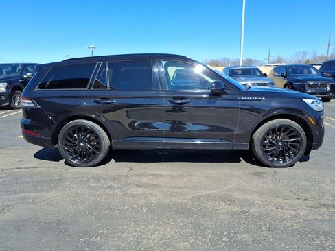 Used 2023 Lincoln Aviator Reserve w/ Equipment Group 201A image 8