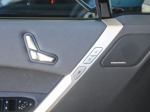 Used 2025 BMW iX xDrive50 image 18