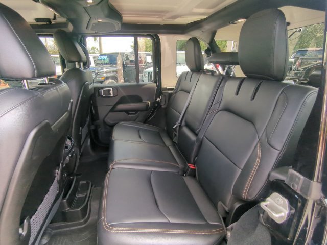 Used 2024 Jeep Wrangler Unlimited Sahara w/ Technology Group AWD/4WD image 15