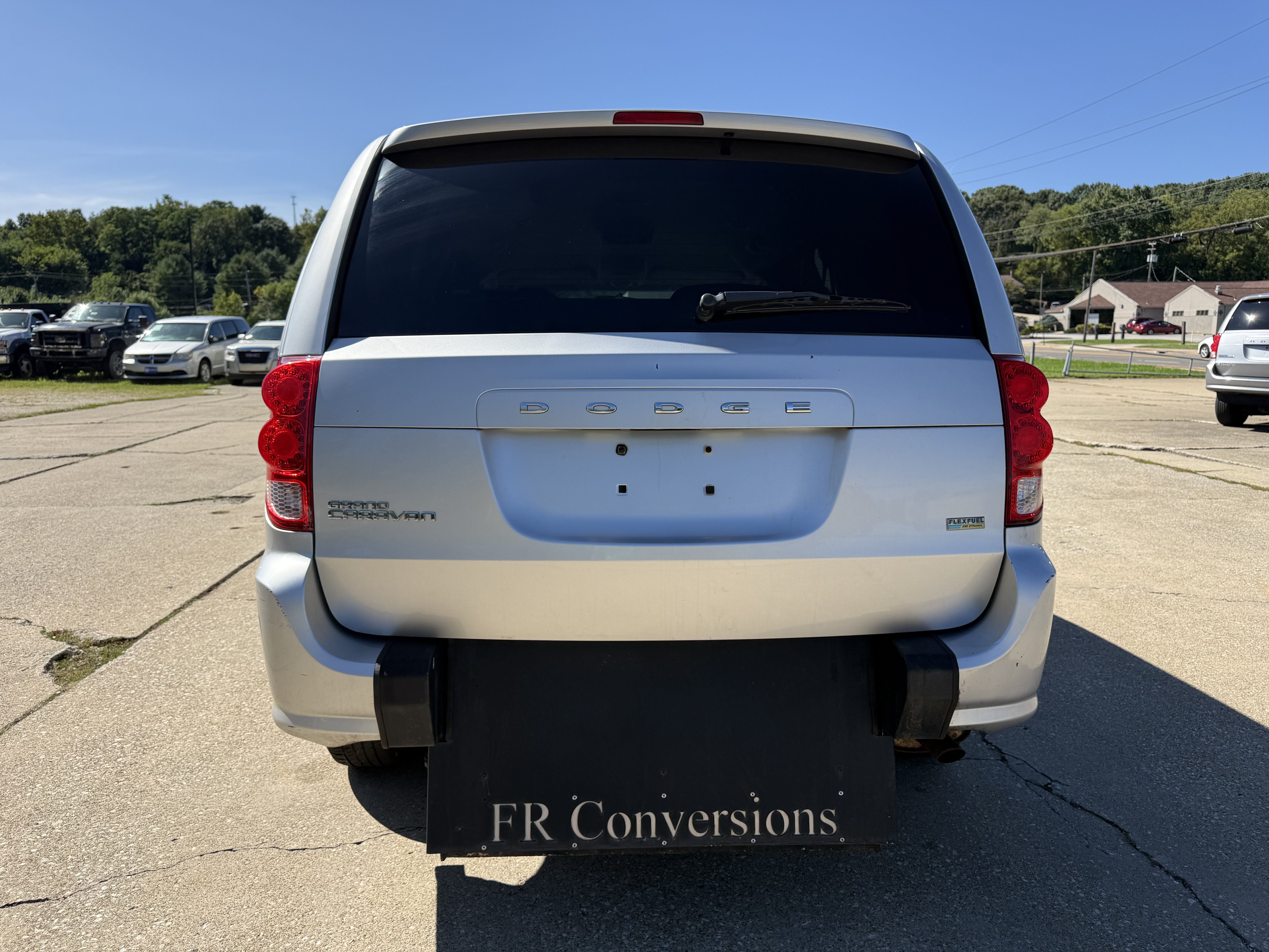 Used 2012 Dodge Grand Caravan SXT FWD image 9