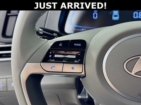 Used 2025 Hyundai Elantra Sport FWD image 15