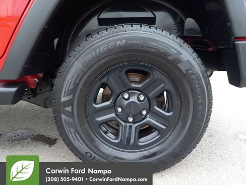 Used 2018 Jeep Wrangler Unlimited Sport w/ Connectivity Group image 29