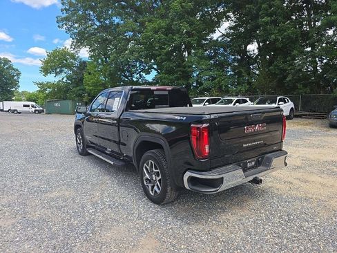 Used 2022 GMC Sierra 1500 SLT w/ SLT Convenience Package AWD/4WD image 2