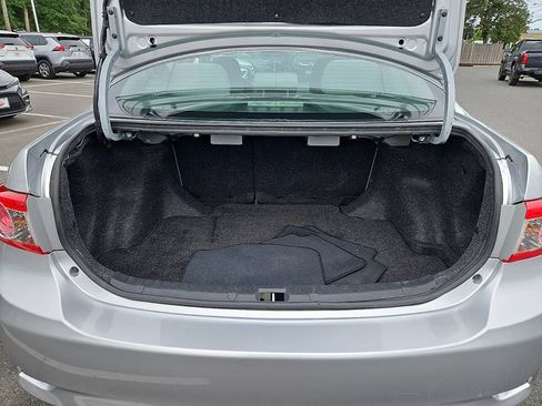 Used 2013 Toyota Corolla LE FWD image 27