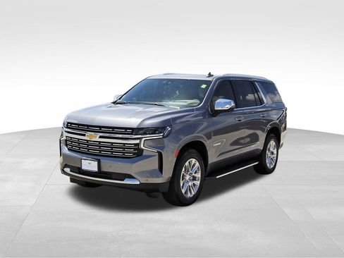 Used 2022 Chevrolet Tahoe Premier w/ Premium Package RWD image 2