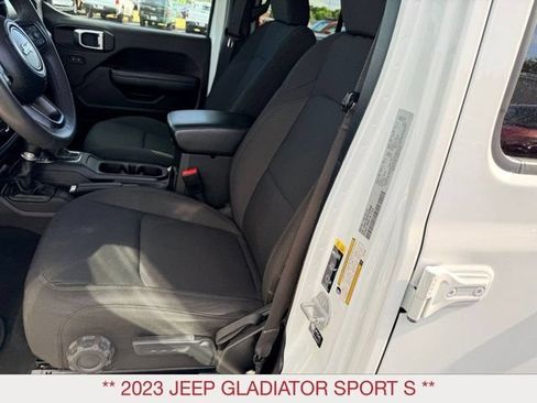 Certified 2023 Jeep Gladiator Sport AWD/4WD image 14