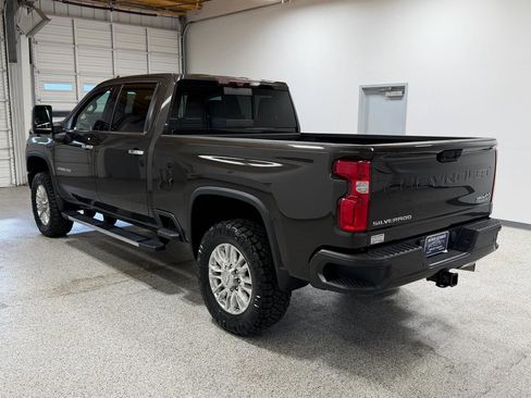 Used 2020 Chevrolet Silverado 2500 High Country AWD/4WD image 2