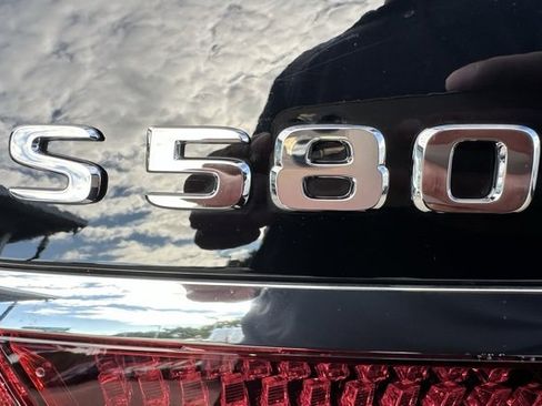 Used 2025 Mercedes-Benz S 580 4MATIC Sedan image 9
