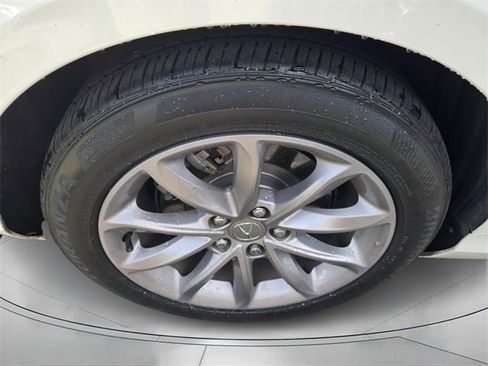 Used 2023 Acura TLX image 9