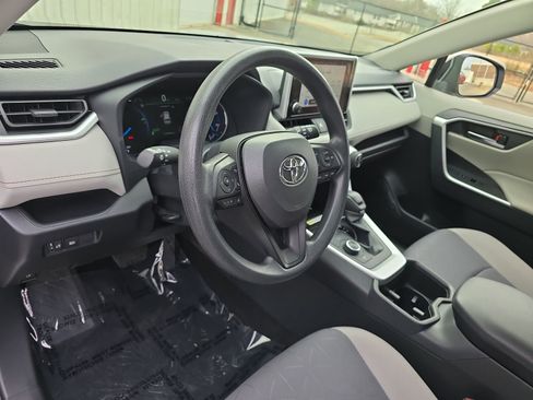 Used 2024 Toyota RAV4 XLE image 21