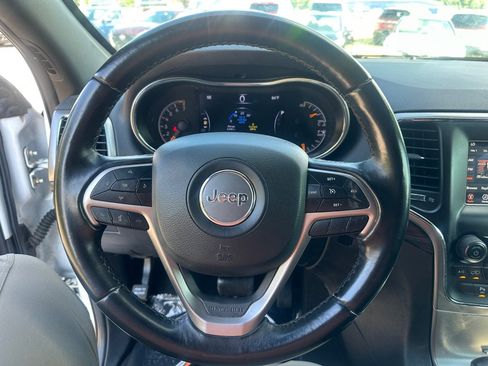 Used 2021 Jeep Grand Cherokee Laredo RWD image 17