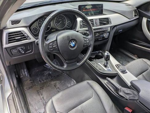 Used 2017 BMW 320i xDrive Sedan AWD/4WD image 10