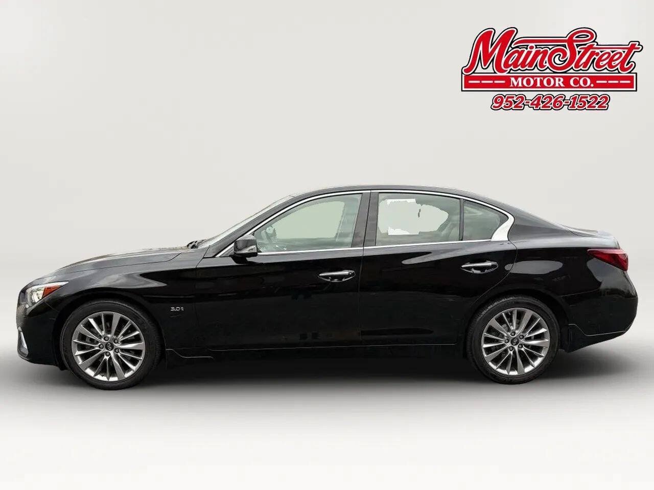 Used 2018 INFINITI Q50 Luxe w/ Essential Package (3.0T Luxe) AWD/4WD image 4