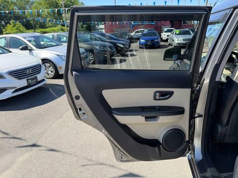 Used 2011 Kia Soul ! FWD image 36