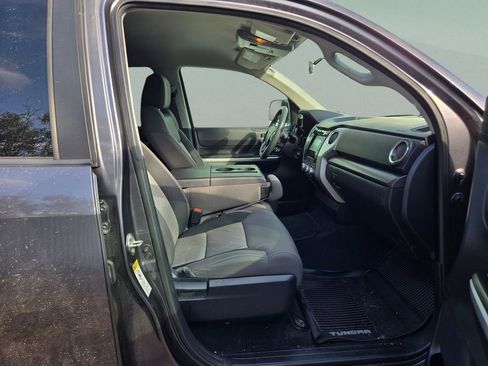 Used 2017 Toyota Tundra SR5 image 19