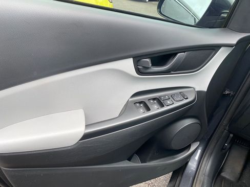 Used 2022 Hyundai Kona SEL FWD image 13