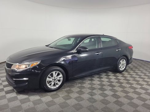 Used 2018 Kia Optima LX FWD image 2