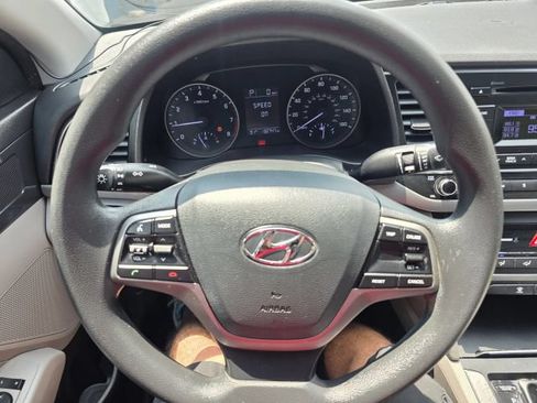Used 2017 Hyundai Elantra SE FWD image 15