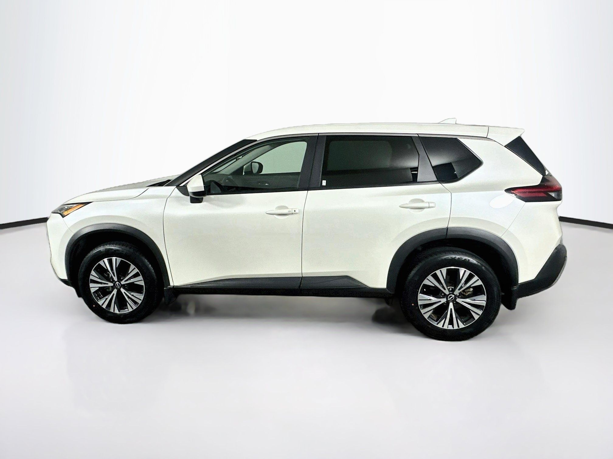 Used 2023 Nissan Rogue SV FWD image 4