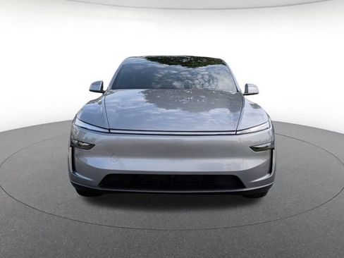 Used 2026 Tesla Model Y 2WD image 8