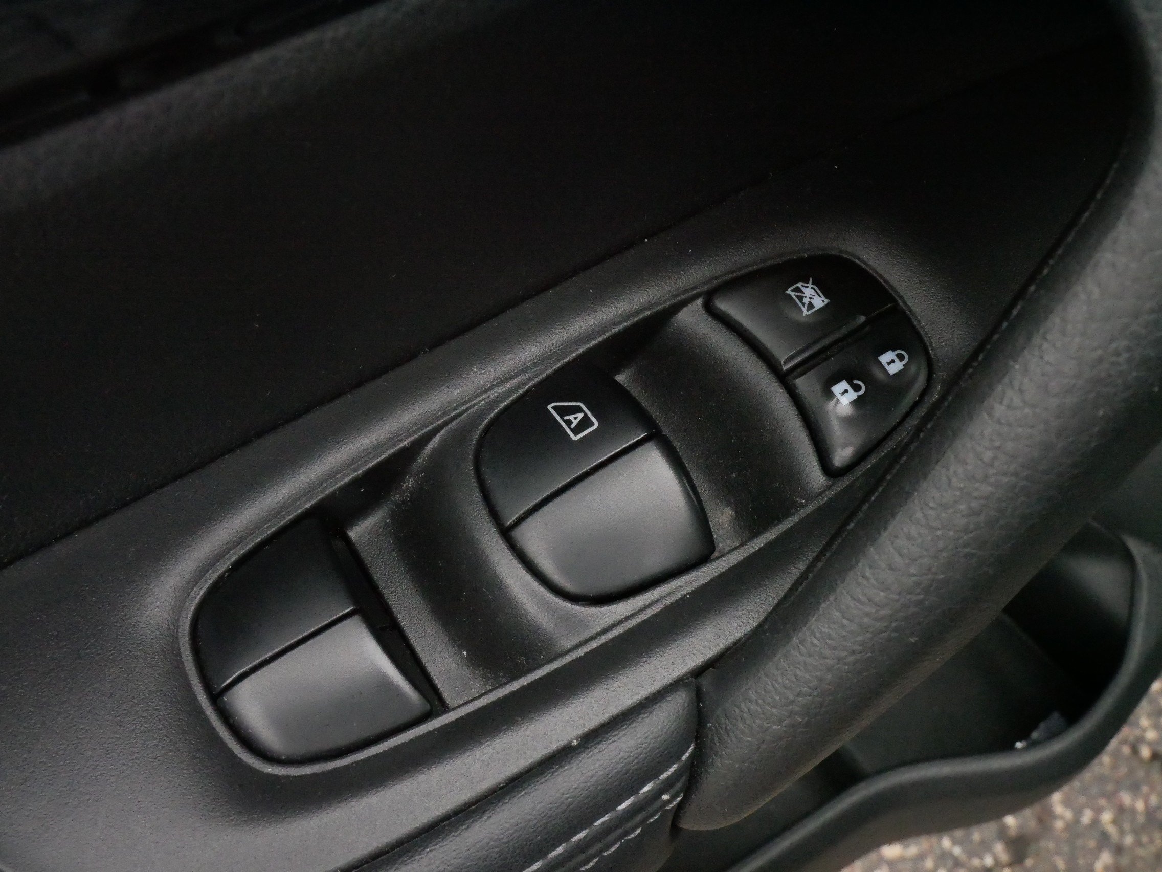 Used 2020 Nissan Rogue SV AWD/4WD image 19