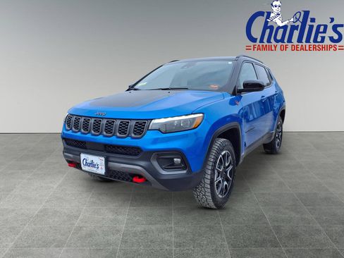 Used 2024 Jeep Compass Trailhawk w/ Trailhawk Elite Group image 1