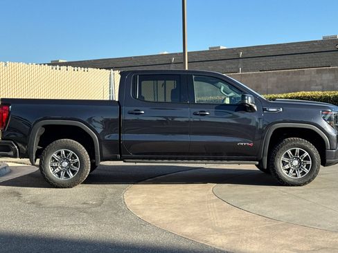 Used 2024 GMC Sierra 1500 AT4 w/ Technology Package AWD/4WD image 3