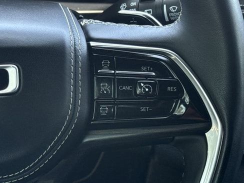 Used 2021 Jeep Grand Cherokee L Overland w/ Luxury Tech Group IV AWD/4WD image 15