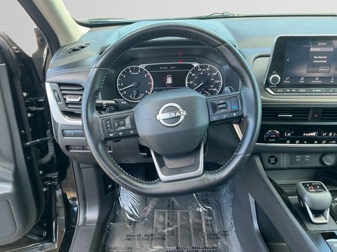 Used 2025 Nissan Rogue SV AWD/4WD image 12