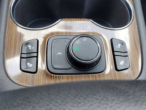 Used 2021 GMC Acadia SLE w/ Driver Convenience Package FWD image 33