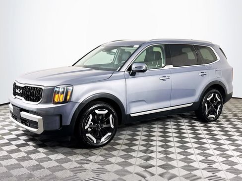 Used 2025 Kia Telluride S AWD/4WD image 4