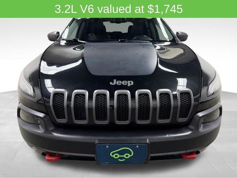 Used 2016 Jeep Cherokee Trailhawk w/ Comfort/Convenience Group AWD/4WD image 3