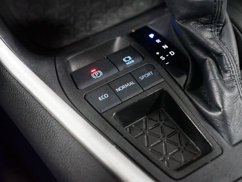 Certified 2022 Toyota RAV4 XLE Premium FWD image 21