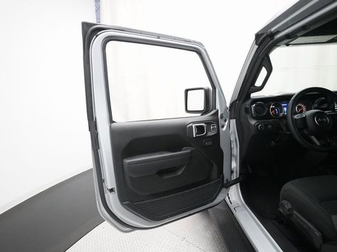 Used 2023 Jeep Wrangler Sport image 27