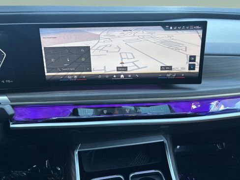 Used 2024 BMW i7 eDrive50 w/ Executive Package image 15