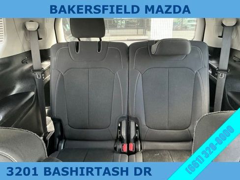 Used 2023 Jeep Grand Cherokee L Laredo image 24