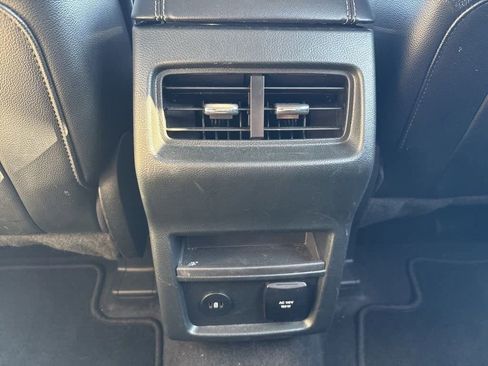 Used 2024 Ford Edge Titanium image 17