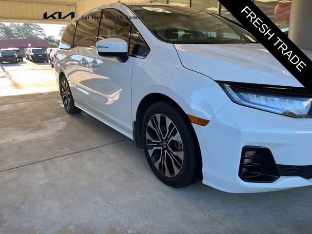 Used 2025 Honda Odyssey Elite image 2