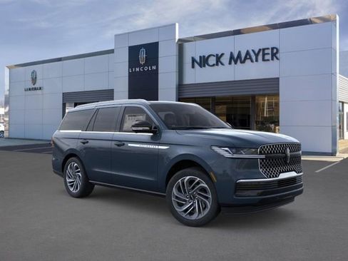 New 2026 Lincoln Navigator Reserve AWD/4WD image 8