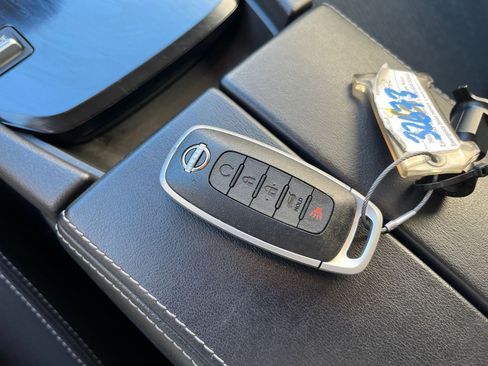 Used 2025 Nissan Rogue SV image 21