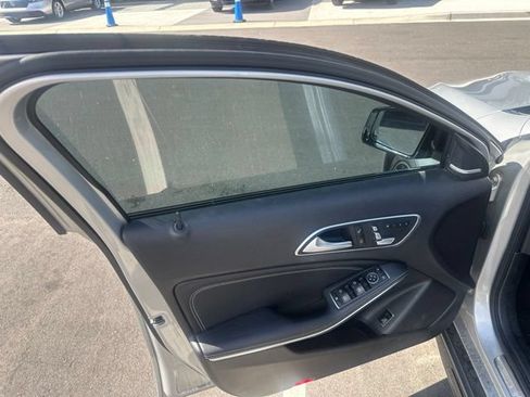 Used 2018 Mercedes-Benz GLA 250 4MATIC image 14